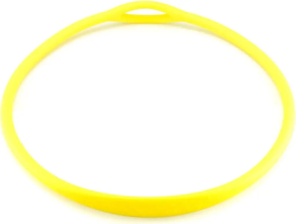 Yellow silicone scuba regulator necklace for securely holding an octopus regulator during diving; essential dive gear for safe and quick octopus access in emergency situations.

